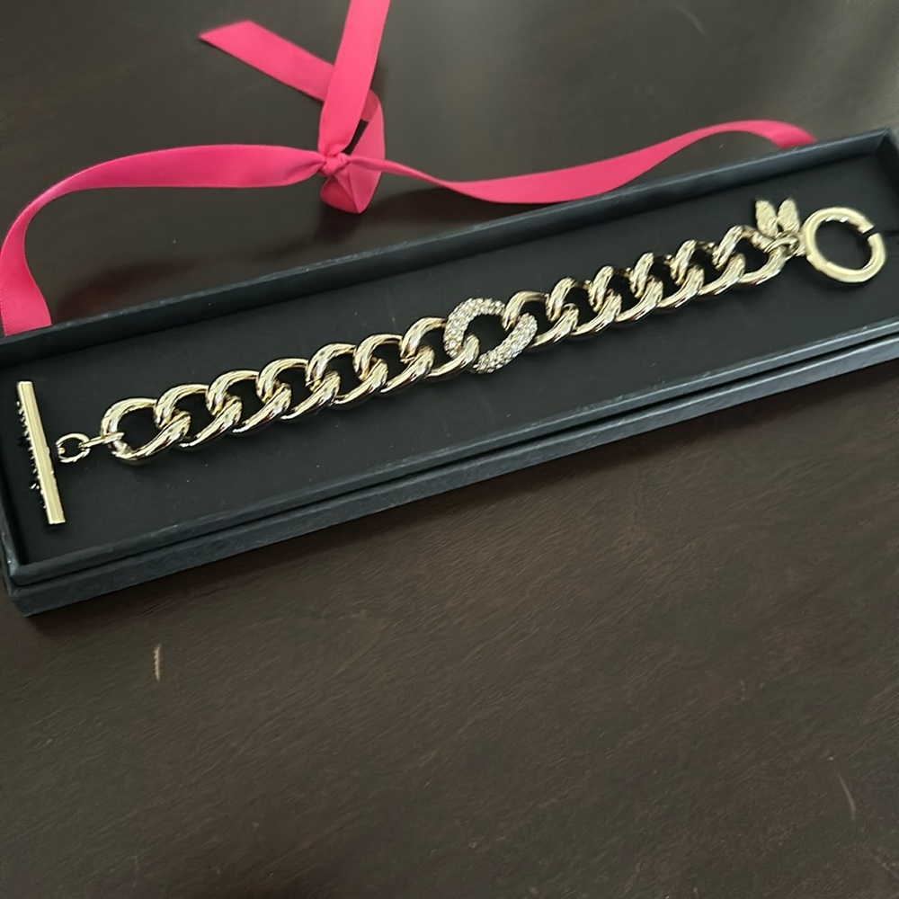 Victoria’s Secret gold chain bracelet